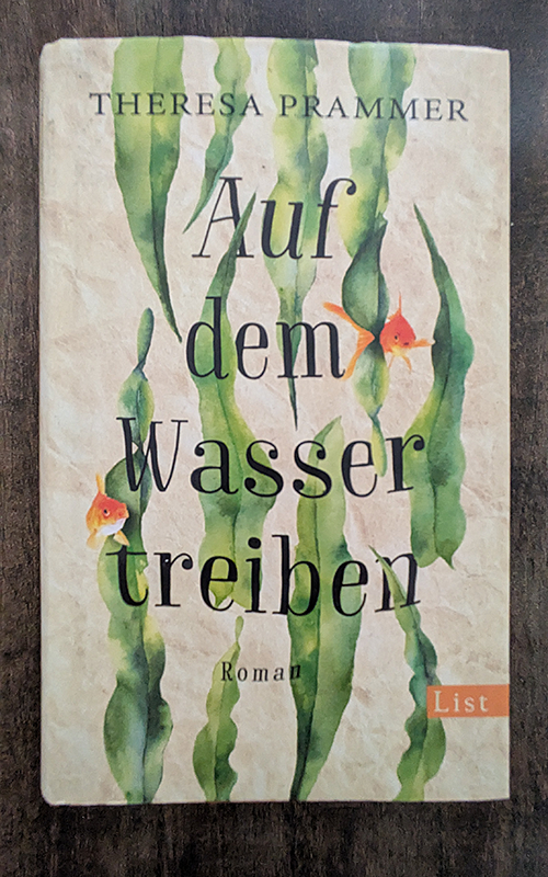 Auf dem Wasser treiben